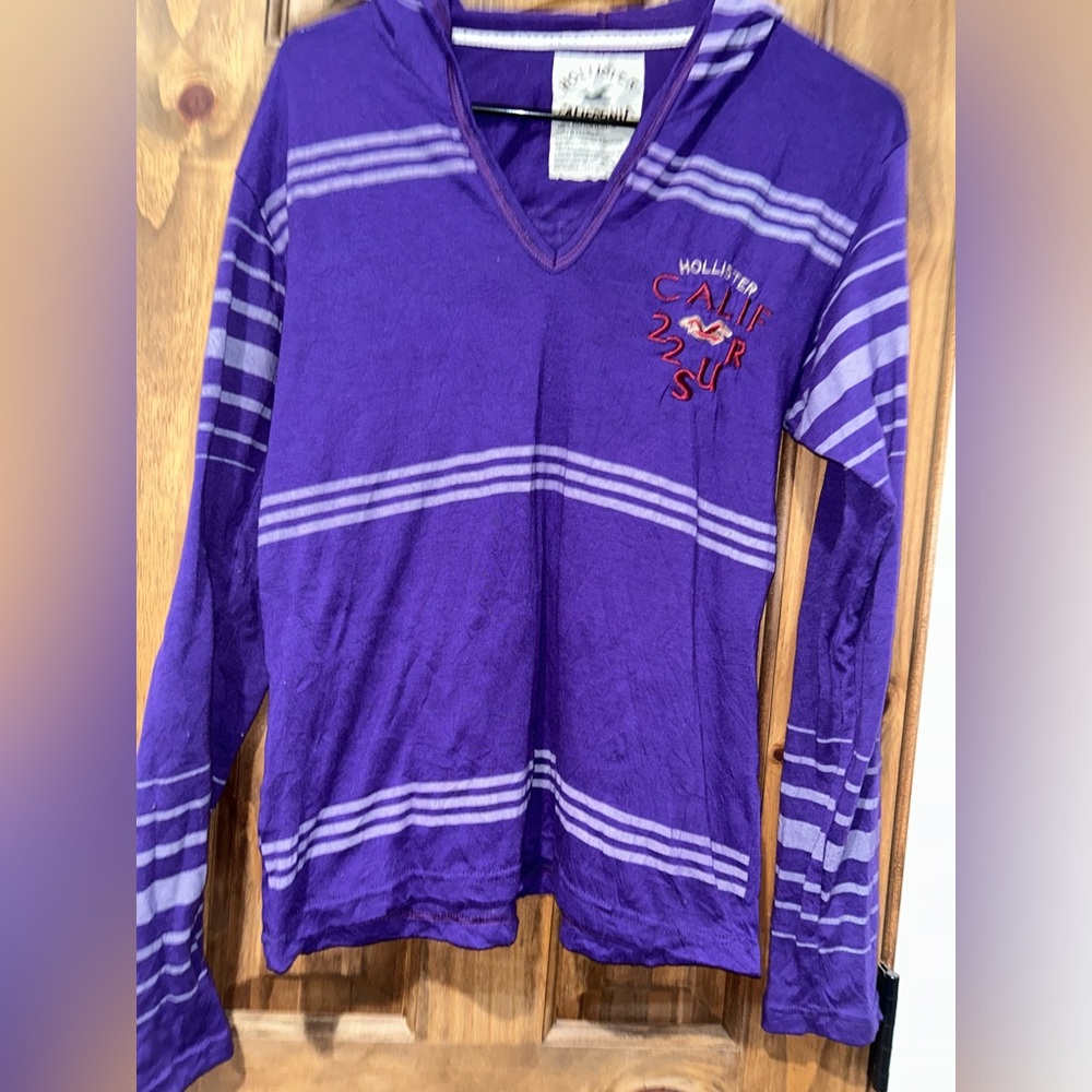 Hollister V-Neck Purple Striped Long Sleeve Tee